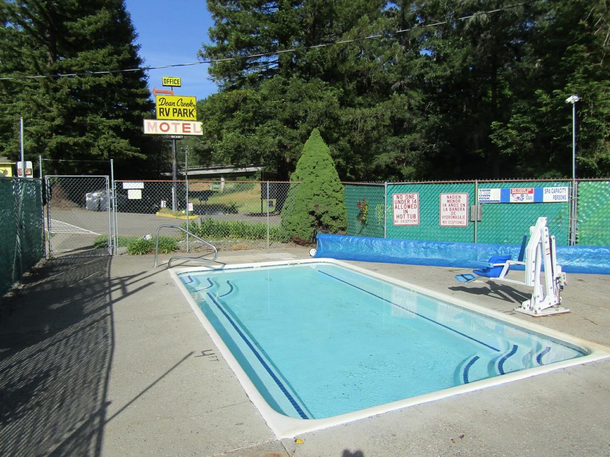 Dean Creek Resort Redway Exterior foto